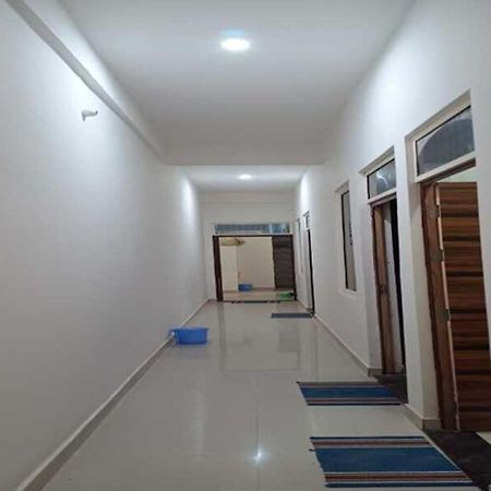 Vrindāvan Geeta Dham酒店 外观 照片